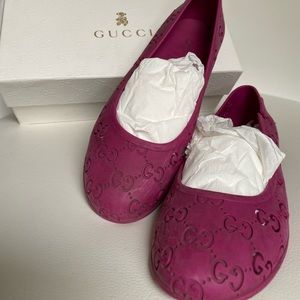 Gucci Flats with box and shoe bag